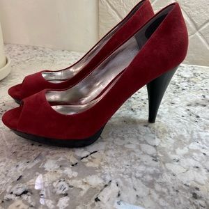 Women’s suede burgundy pumps size 9.5